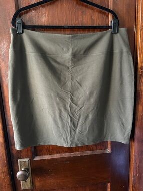 J Jill Wearever Smooth Fit Pencil Skirt. Olive Green, Stretch Knit, PXL